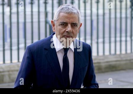 Rowan Atkinson kommt in der Westminster Abbey in London an, wo er sich für Sir Stirling Moss, der am 12. April 2020 im Alter von 90 Jahren starb, bedankt. Bilddatum: Mittwoch, 8. Mai 2024. Stockfoto