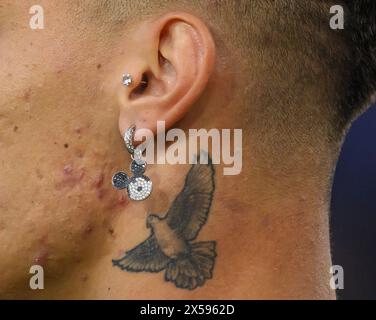 London, Großbritannien. Mai 2024 - Crystal Palace gegen Manchester United - Premier League - Selhurst Park. Der Antony von Manchester United trägt seine Ohrringe während des Aufwärmens. Bildnachweis: Mark Pain / Alamy Live News Stockfoto