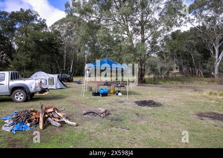 Turon National Park in der Nähe von Lithgow in New South Wales, Campingplatz für Buscamping mit Pavillon und Zelten, auf Woolshed Flat Campground Australia Stockfoto