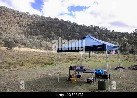 Turon National Park in der Nähe von Lithgow in New South Wales, Campingplatz für Buscamping mit Pavillon und Zelten, auf Woolshed Flat Campground Australia Stockfoto