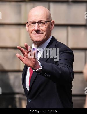 John Swinney sprach vor den Medien, nachdem er als erster Minister von Schottland und Hüter des schottischen Siegels am Court of Session in Edinburgh vereidigt wurde. Bilddatum: Mittwoch, 8. Mai 2024. Stockfoto