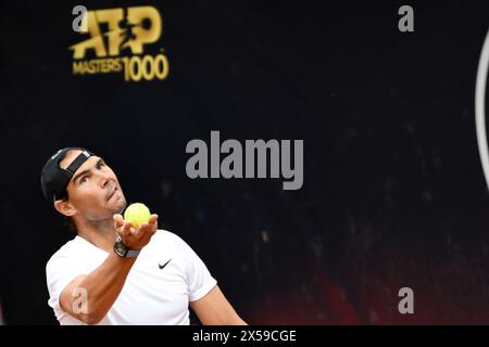 Rom, Italien. Mai 2024. Rafael Nadal aus Spanien absolvierte am 8. Mai 2024 ein Training beim Internazionali BNL d’Italia 2024 Tennis Turnier im Foro Italico in Rom. Quelle: Insidefoto di andrea staccioli/Alamy Live News Stockfoto
