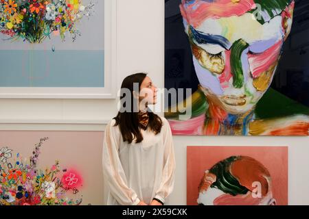 Hampstead Heath, London, Großbritannien. Mai 2024. Künstler auf der erschwinglichen Kunstmesse in Hampstead Heath. Quelle: Matthew Chattle/Alamy Live News Stockfoto