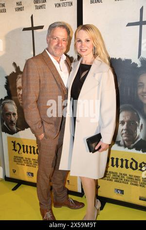 Christian Swoboda und Christine Zierl bei der Premiere des Kinofilms 'Hundswut' im Mathäser Filmpalast. München, 09.04.2024 Stockfoto