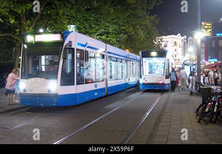 Straßenbahnen am Rembrandtplein. Amsterdam. Niederlande Stockfoto