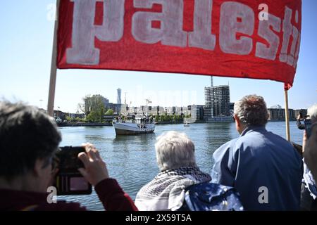 Malmö, Schweden, Mittwoch, 08. Mai 2024. Das Schiff „Handala“ landet am Mittwoch, 08. Mai 2024 im Hafen von Malmö, Schweden, an. Der Besuch von Ship in Gaza und die damit verbundene Demonstration sind Teil der Proteste gegen die Teilnahme Israels am 68. Eurovision Song Contest (ESC) in der Malmö Arena. Foto: Johan Nilsson/TT/Code 50090 Credit: TT News Agency/Alamy Live News Stockfoto