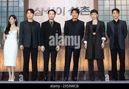 Seoul, Südkorea. Mai 2024. (L bis R) amerikanische Sängerin und Schauspielerin Tiffany Young, Mitglied der K-Pop Girl Group Girls Generation, südkoreanische Schauspieler Seo Hyeon-woo, Byun Yo-han, Song Kang-ho, Jin Ki-joo, Ju Jin-Mo, nimmt am 8. Mai 2024 an einem Fotoanruf für das Disney-Drama Uncle Samsik Press Conference im Grand Intercontinental Seoul Hotel in Seoul, Südkorea, Teil. Der Film wird am 15. Mai 2024 eröffnet. (Foto: Lee Young-HO/SIPA USA) Credit: SIPA USA/Alamy Live News Stockfoto