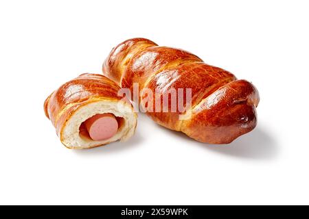 Frisch gebackene Brötchen auf weißem Hintergrund Stockfoto