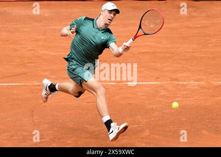 Rom, Italien. Mai 2024. Denis Shapovalov von Kanada im Spiel gegen Luciano Darderi von Italien beim Internazionali BNL d’Italia 2024 Tennis Turnier im Foro Italico in Rom, Italien am 8. Mai 2024. Quelle: Insidefoto di andrea staccioli/Alamy Live News Stockfoto