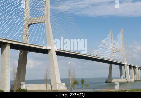 Vasco da Gama Brücke über den Fluss Tejo, Lissabon. Portugal Stockfoto