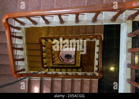 Blick von der Treppe runter Stockfoto