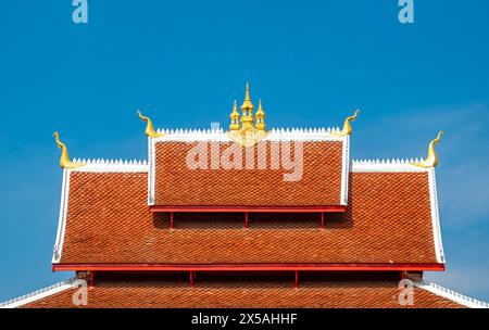 Dach des Klosters Wat May Suwannaphumaham, Luang Prabang, Laos Stockfoto