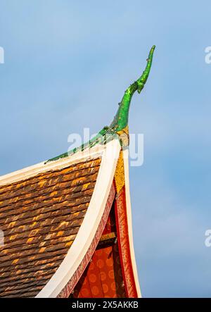 Dach der Ordinationshalle von Wat Xieng Thong SIM, Luang Prabang, Laos Stockfoto