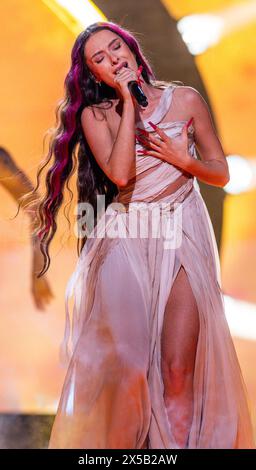 8. Mai 2024, Schweden, Malmö: Eden Golan aus Israel mit dem Song Hurricane auf der Bühne des Eurovision Song Contests (ESC) 2024 während der Proben für das zweite Halbfinale am 9. Mai 2024 in der Malmö Arena. Das Motto des weltweit größten Gesangswettbewerbs lautet „United by Music“. Foto: Jens Büttner/dpa Stockfoto