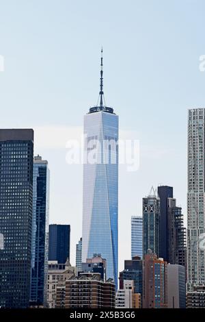 Blick auf Manhattan einschließlich One World Trade Center von Brooklyn Bridge, New York City, USA Stockfoto