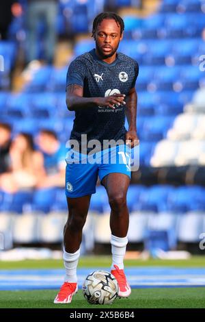 Mai 2024; Weston Homes Stadium, Peterborough, Cambridgeshire, England; League One Play Off Halbfinale, Second Leg Football, Peterborough United gegen Oxford United; Ricky Jade-Jones aus Peterborough United während des warm Up Stockfoto