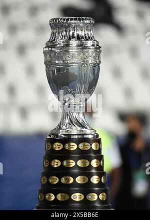 Rio de Janeiro-Brasilien 18. Juli 2021, Copa América Fußball-Trophäe im Stadion Maracanã, vor dem Finale. Die Trophäe wird an den Gewinner von t vergeben Stockfoto