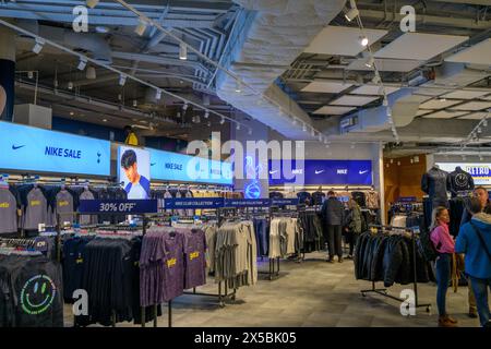 Tottenham Hotspur Football Club Stadion - Spurs Shop Stockfoto