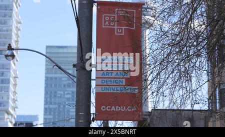 OCAD Canadas größte Kunst- und Designuniversität in Toronto - TORONTO, KANADA - 15. APRIL 2024 Stockfoto