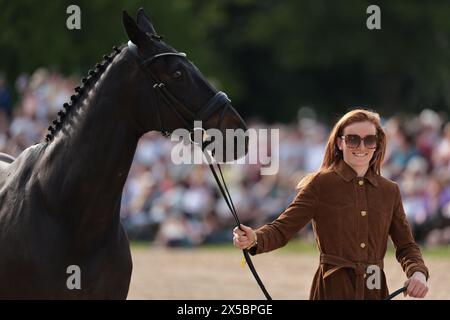 Holly Richardson von Großbritannien mit Bally Louis während der ersten Pferdeinspektion bei den Badminton Horse Trials am 8. Mai 2024, Badminton Estate, Vereinigtes Königreich (Foto: Maxime David - MXIMD Pictures) Stockfoto
