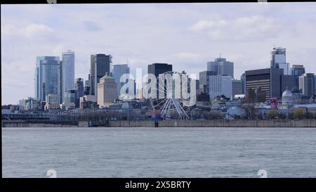 Skyline von Montreal mit seiner Innenstadt und dem historischen Viertel - MONTREAL, KANADA - 20. APRIL 2024 Stockfoto