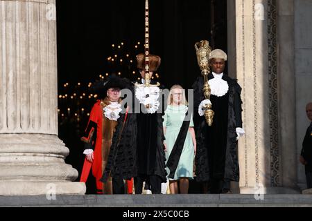 LONDON, ENGLAND – 08. MAI: Michael Mainelli, Lord Mayor of the City of London, nimmt an der Invictus Games Foundation 10th Anniversary Service in St. P. Teil Stockfoto