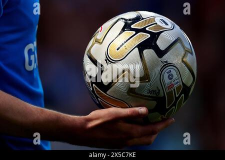 Mai 2024; Weston Homes Stadium, Peterborough, Cambridgeshire, England; League One Play Off Halbfinale, Second Leg Football, Peterborough United gegen Oxford United; der EFL Playoff Match Ball Stockfoto