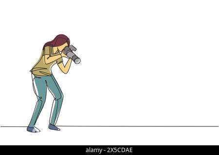 Einzelne durchgehende Linienzeichnung lustige professionelle Fotografin mit Kamera, die Fotos mit Pose macht. Fotograf weibliche Figur mit Kamera Graben Stock Vektor