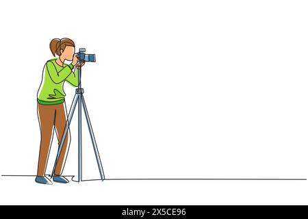 Einzelne einzeilige Zeichnung professionelle Fotografin mit Kameraposition, Frau fotografieren, Paparazzi, Journalistin Beruf, digitales Foto Stock Vektor