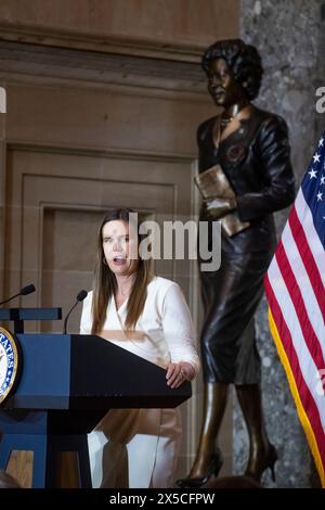 Washington, Vereinigte Staaten Von Amerika. Mai 2024. Sarah Huckabee Sanders (Republikanerin), Gouverneur von Arkansas, hält eine Festungsfeier zu Ehren von Daisy Bates of Arkansas in der Statuary Hall des US Capitol in Washington, DC, am Mittwoch, den 8. Mai 2024. Credit: Rod Lamkey/CNP/SIPA USA Credit: SIPA USA/Alamy Live News Stockfoto