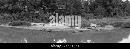 Ufer des kam Khan Flusses, Luang Prabang, Laos Stockfoto