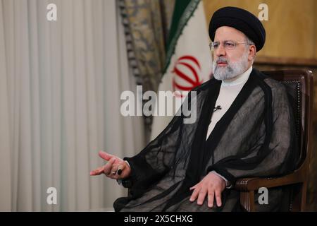 Teheran, Iran. Mai 2024. Der iranische Präsident EBRAHIM RAISI spricht während eines Live-TV-Interviews in Teheran. (Credit Image: © Iranian Presidency via ZUMA Press Wire) NUR REDAKTIONELLE VERWENDUNG! Nicht für kommerzielle ZWECKE! Stockfoto