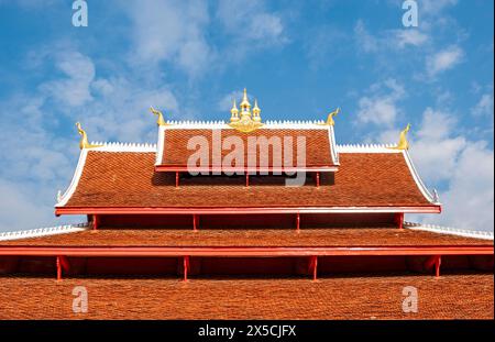 Dach des Klosters Wat Mai Suwannaphumaham, Luang Prabang, Laos Stockfoto