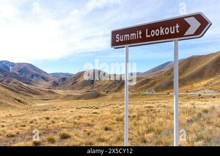 Gipfelaussichtspunkt am Lindis Pass, Central Otago, Otago Region, Südinsel, Neuseeland Stockfoto