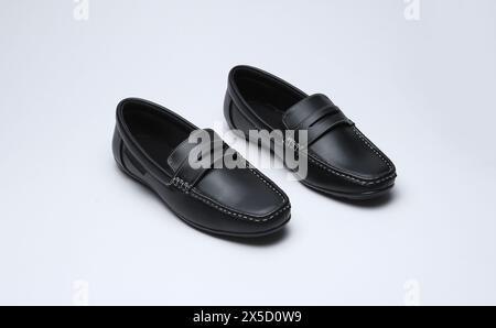 Schwarze Leder-Loafers Slip-on-Schuhe isoliert Stockfoto