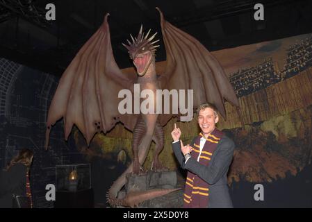 Dominik Krause Büergermeister München 08.05.2024 Olympiapark kleine Olympiahalle -Harry Potter VIP Ausstellung-Eroeffnung München *** Dominik Krause Bürgermeister Münchens 08 05 2024 Olympiapark kleine Olympiahalle Harry Potter VIP Ausstellung Eröffnung München Stockfoto