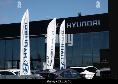 Bordeaux , Frankreich - 04 29 2024 : Hyundai Fassadenhändler Textschild und Logo der Marke Bahnhof und Autowerkstatt Stockfoto