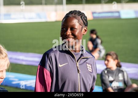 Lund, Schweden. Mai 2024. Omotara Junaid (8) aus England wurde während des U17-EUROPAMEISTERSCHAFTSSPIELS der Frauen zwischen Schweden und England bei Klostergaardens Idrottsplats in Lund gesehen. (Foto: Gonzales Photo/Alamy Live News Stockfoto