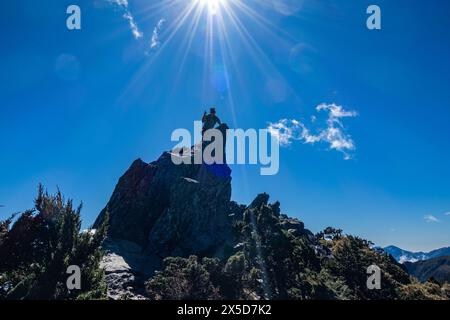 Auf dem Gipfel des Mount Xiangyang North Peak auf dem Jiaming Lake Trail, Taitung, Taiwan Stockfoto