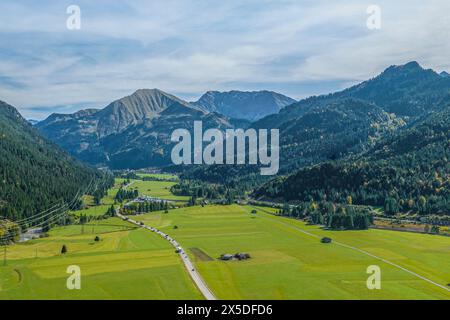 Die Region um die tiroler Gemeinde Heiterwang im Zwischentorental von oben Stockfoto