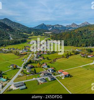 Die Region um die tiroler Gemeinde Heiterwang im Zwischentorental von oben Stockfoto