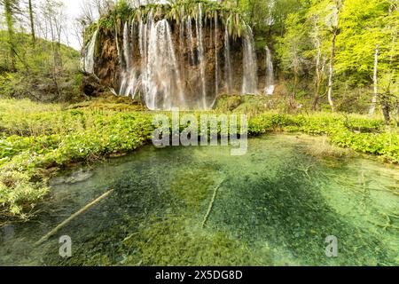 Der Wasserfall Veliki Prstavac im Nationalpark Plitvicer gesehen, Kroatien, Europa | der Wasserfall Veliki Prstavac an den oberen Seen, Plitvicer Seen Na Stockfoto