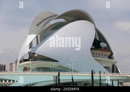 Valencias Palau de les Arts (Opernhaus) im Ciudad de las artes - der Stadt der Künste und Wissenschaften. Stockfoto