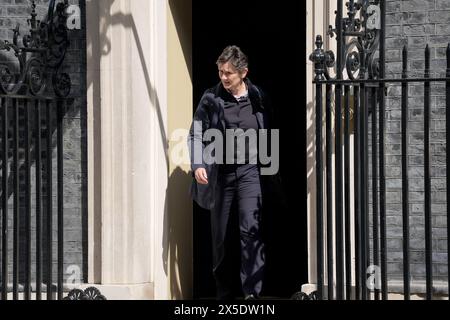 Die Vizekanzlerin Professor Irene Tracey verlässt die Downing Street Nr. 10 in London, nachdem sie sich mit Universitätsleitern getroffen hatte, um über die Bemühungen zur Bekämpfung des Antisemitismus auf dem Campus und zum Schutz jüdischer Studenten zu diskutieren. Bilddatum: Donnerstag, 9. Mai 2024. Stockfoto