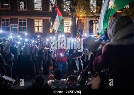 London / Großbritannien. Mai 2024. Während die israelische Verteidigungsstreitkräfte ihre Straftaten in Rafah fortsetzt, haben britische Studenten Zelte auf dem Gelände der SOAS-Universität (School of Oriental and African Studies) errichtet, in Solidarität mit Palästina und anderen Protestuniversitäten. Alamy Live News / Aubrey Fagon Stockfoto