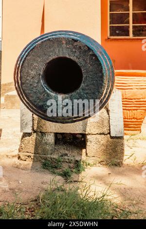 Kanonen auf den Ruinen von Fort Jesus in Mombasa, Kenia Stockfoto