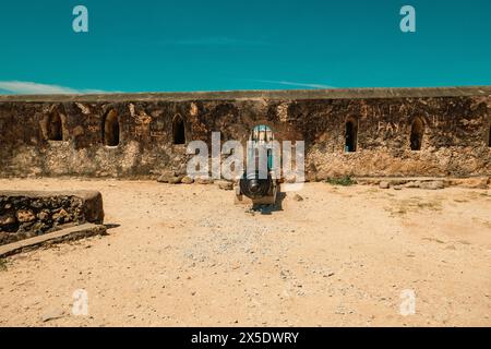 Kanonen auf den Ruinen von Fort Jesus in Mombasa, Kenia Stockfoto