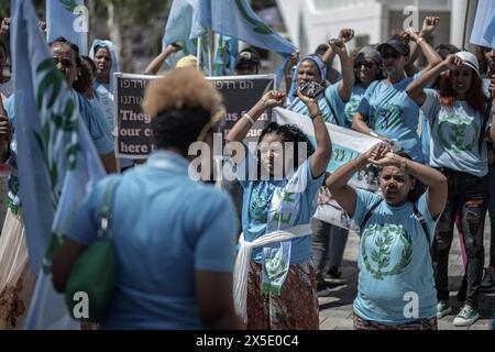 Tel Aviv, Israel. Mai 2024. Eritreer nehmen an einem Protest vor der Polizeiwache des Bezirks Tel Aviv vor dem eritreischen Unabhängigkeitstag Teil. Quelle: Ilia Yefimovich/dpa/Alamy Live News Stockfoto