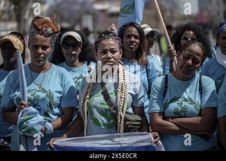 Tel Aviv, Israel. Mai 2024. Eritreer nehmen an einem Protest vor der Polizeiwache des Bezirks Tel Aviv vor dem eritreischen Unabhängigkeitstag Teil. Quelle: Ilia Yefimovich/dpa/Alamy Live News Stockfoto