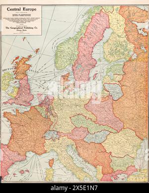 Die Hudson Dispatch Central Europe Map nach dem Ersten Weltkrieg: Zeigt die rekonstruierten und neu gebildeten Länder: Britische Inseln, Frankreich, Belgien, Niederlande, Norwegen, Schweden, Dänemark, Deutschland, Österreich, Ungarn, Schweiz, Italien, Finnland, Russland, baltische Provinzen, Litauen, Polen, Tschechische Republik, Jugo-Slawien, Ukraine, Serbien, Roumanien, Bulgarien, Montenegro, Albanien und andere kleinere Länder / graviert, von der Geographical Publishing Co. um 1921 Stockfoto